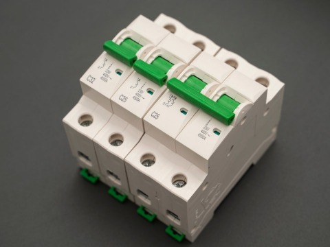 ขายเบรกเกอร์ ราคาถูก ขายเบรกเกอร์ ราคาถูก